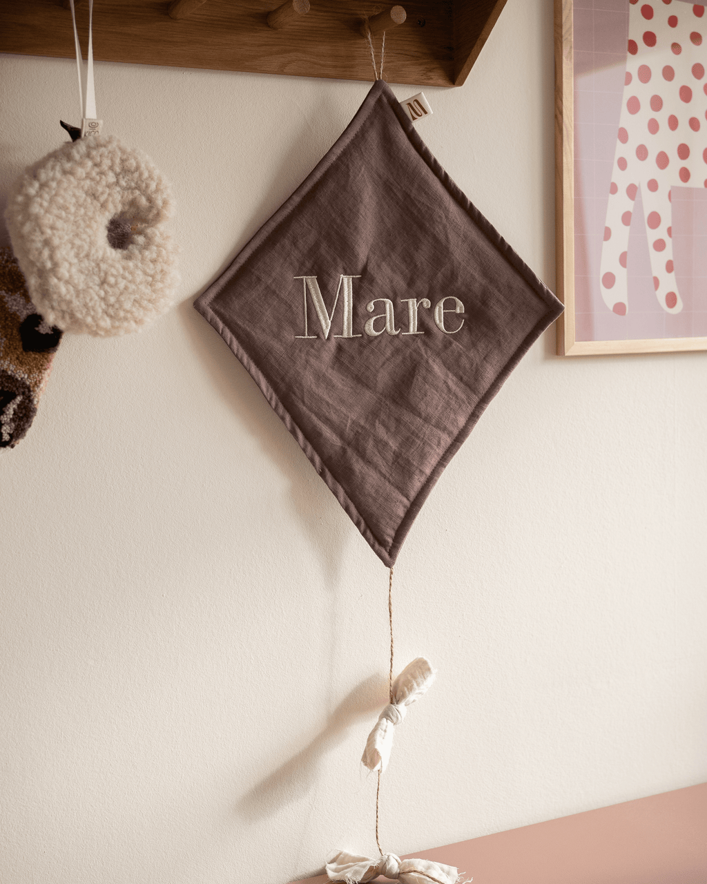 Stoffen vlieger met naam geborduurd