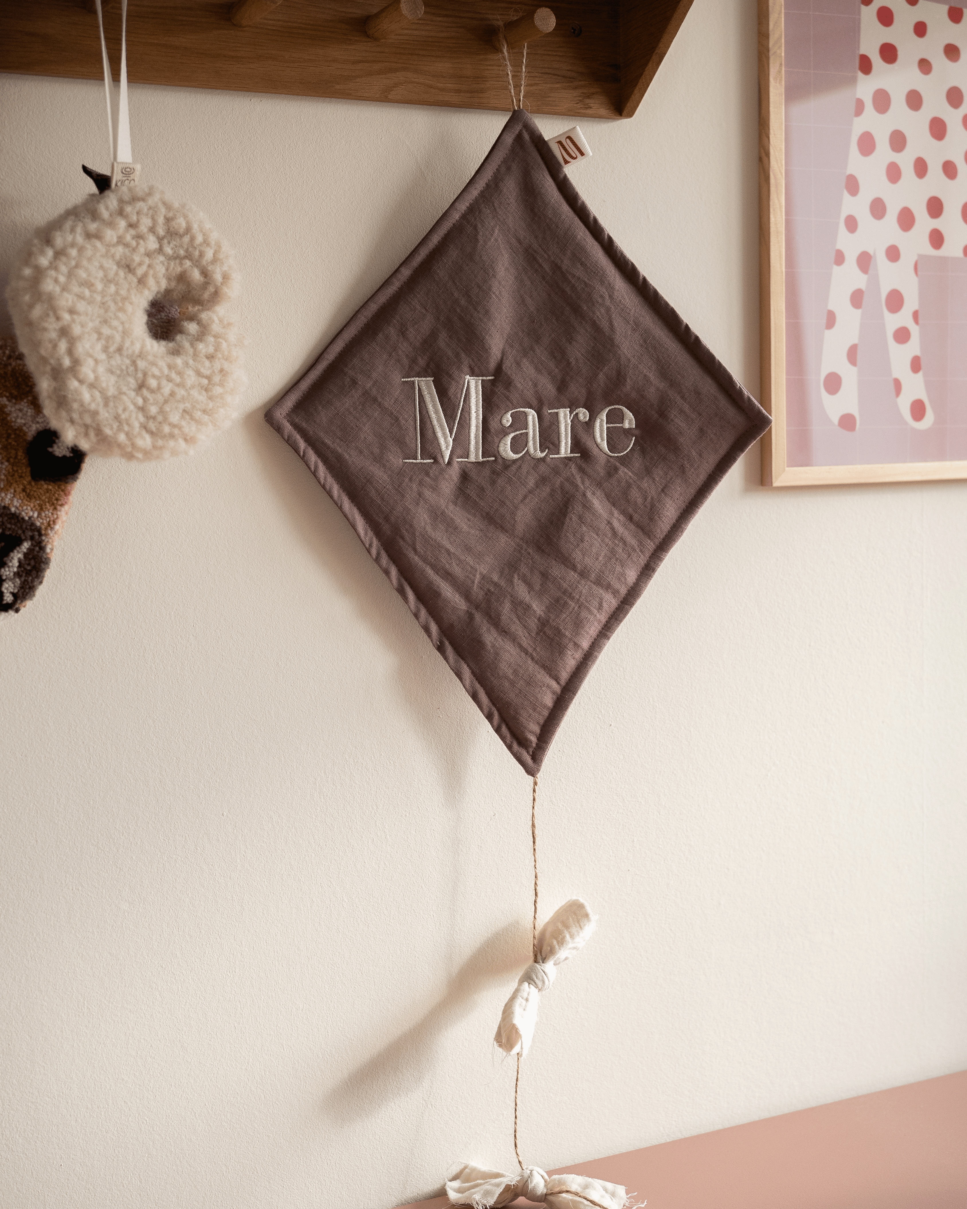 Stoffen vlieger met naam geborduurd