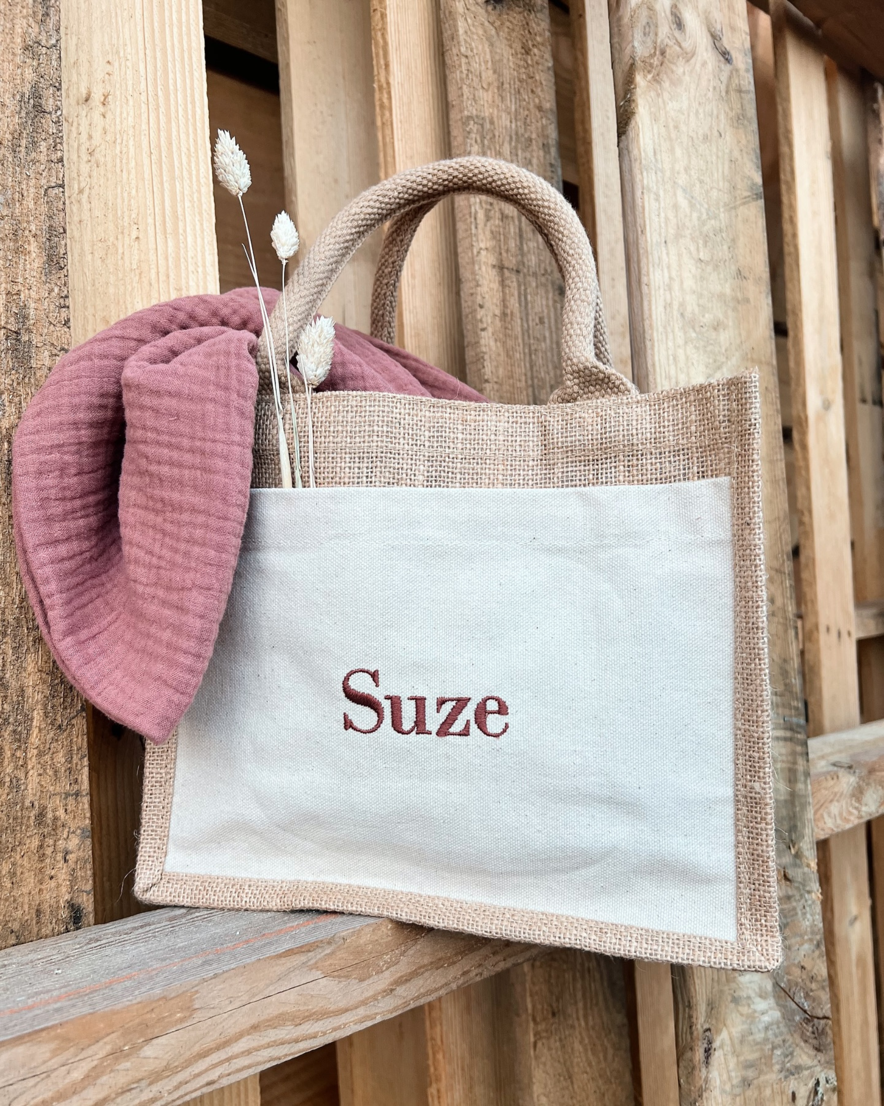 Geborduurd cadeautasje jute