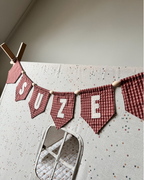 Close up Vlaggenlijn met naam Tea Rose Outline Round