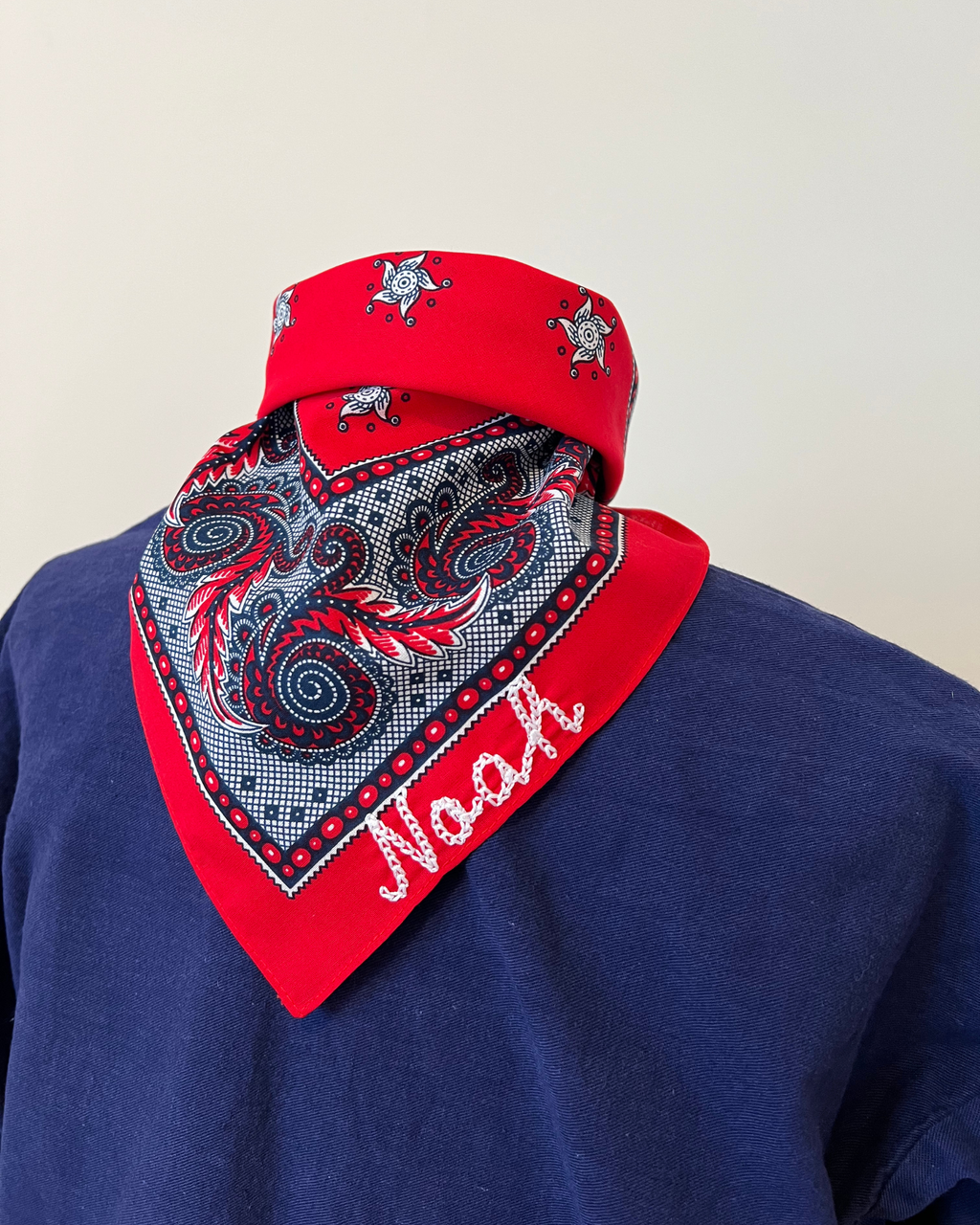 Rode zakdoek met naam