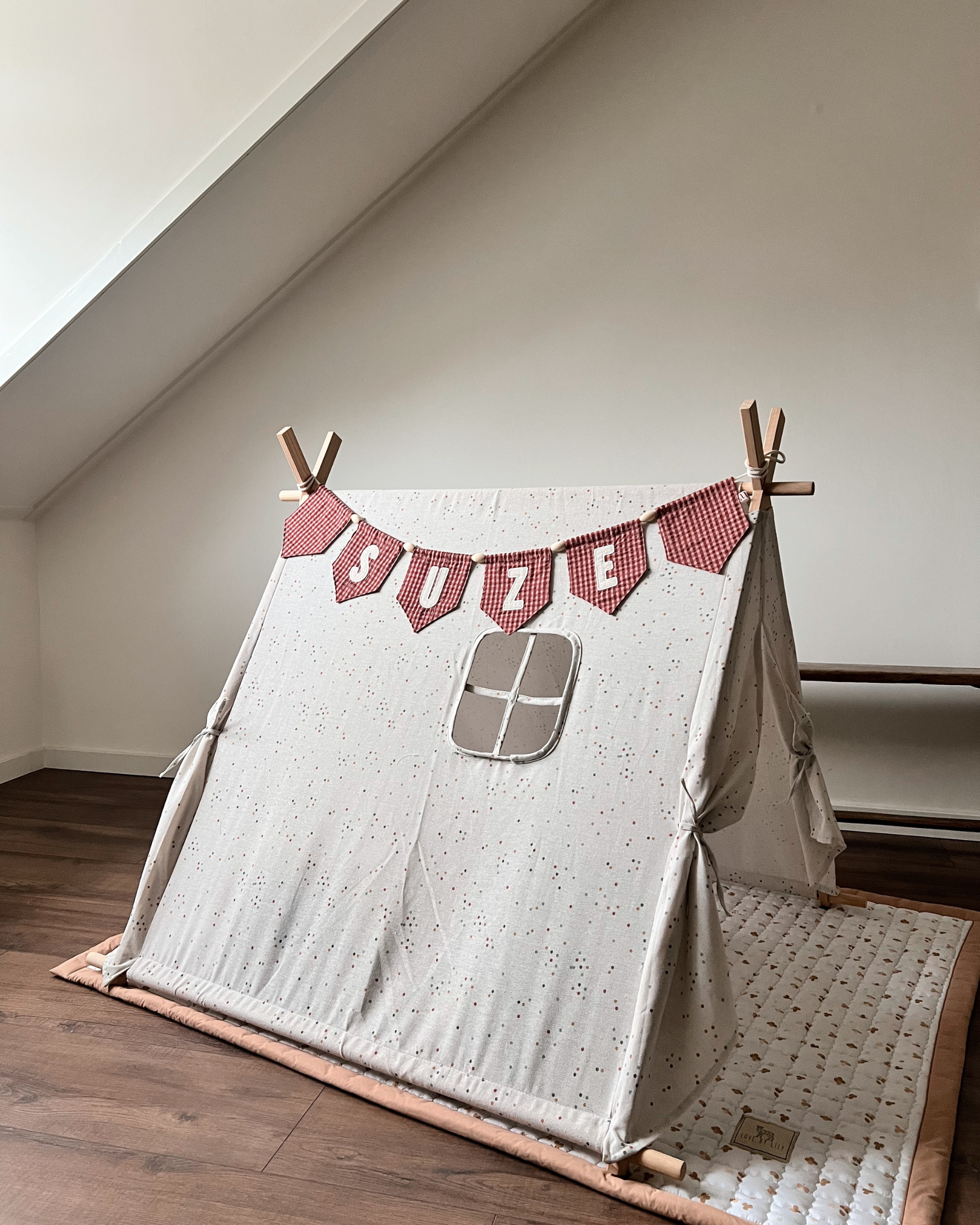 Vlaggenlijn met naam Tea Rose Outline Round 2